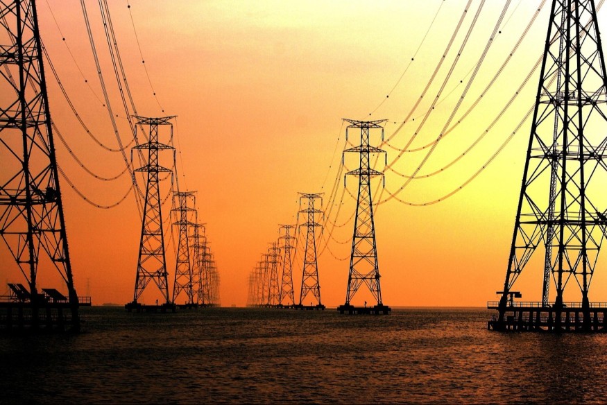 L'Ontario impose une surtaxe de 25% sur les exportations d'électricité vers les États-Unis