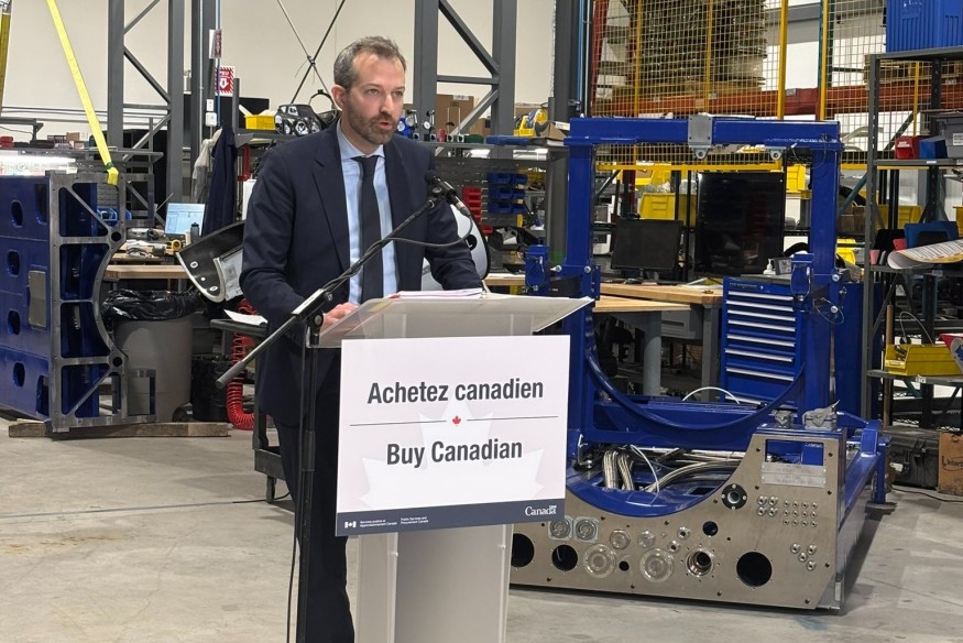 Ottawa a officiellement appliqué sa politique « Achetez canadien »