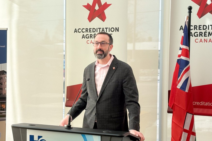 Le député Quinn défend les réductions des subventions du RAFEO